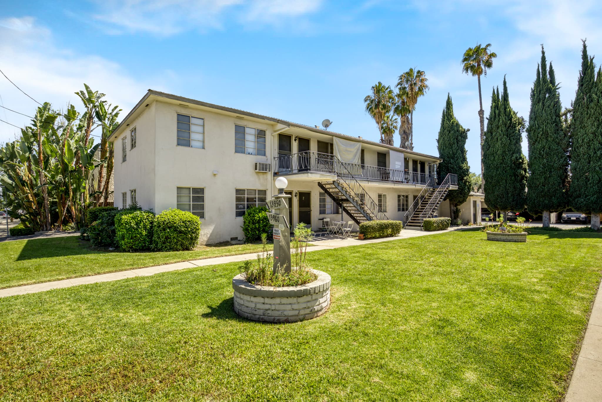 13950-13960 Burbank Blvd - Image 4