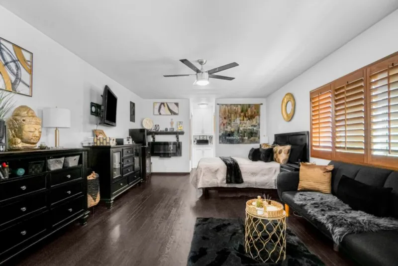 3840 Overland Ave - Image 4