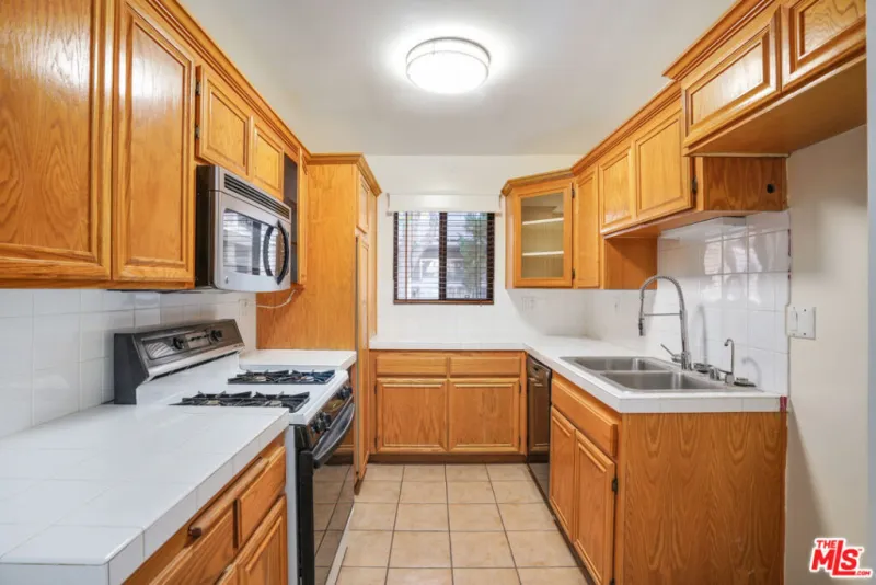 4544 Colbath Ave - Image 6