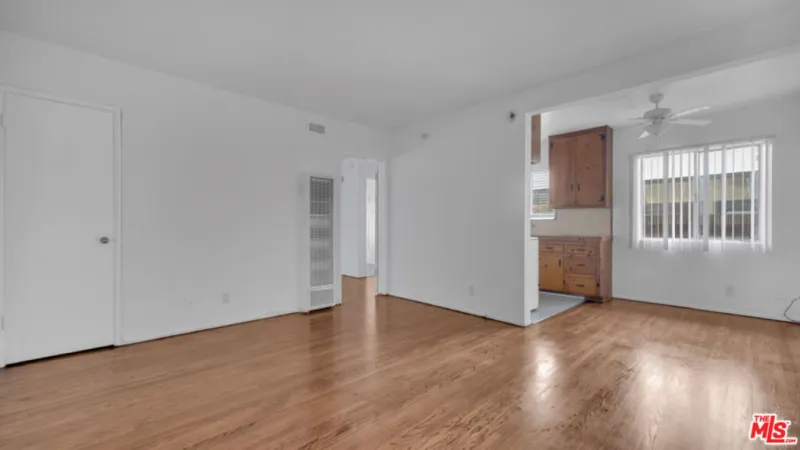 4919 Coldwater Canyon Ave