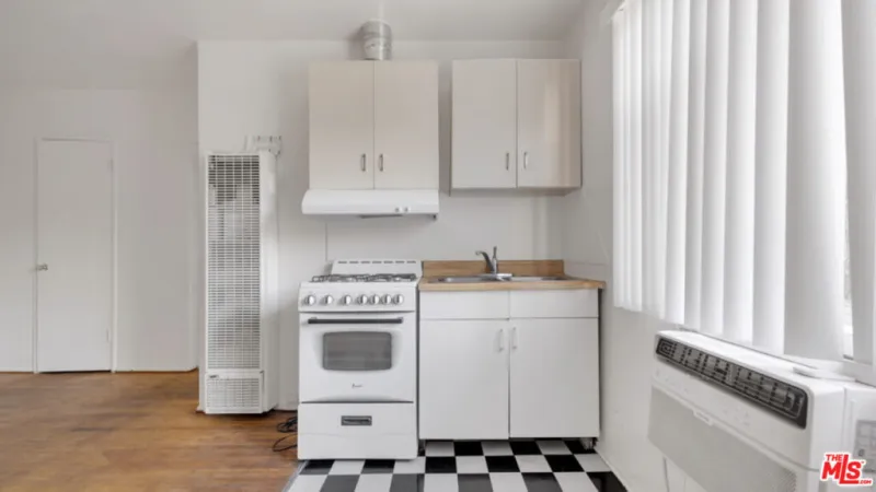 4919 Coldwater Canyon Ave